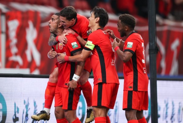 古代足球    报:中超争冠梯队外援实力日渐趋同,保级队对外援依赖度更高